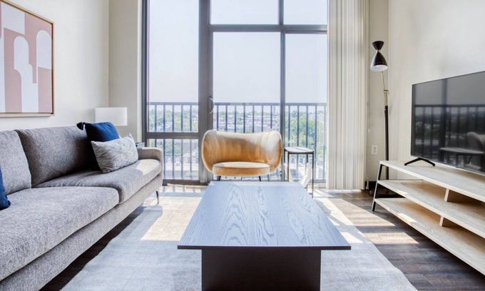 H Street Corridor Apartamento | Elegant H Street 1BR w/ Pool, Gym & W/D, steps from WF, by Blueground