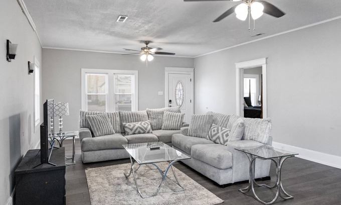 Florence Casa | Elegant Historic Home w/ Modern Touch in Florence