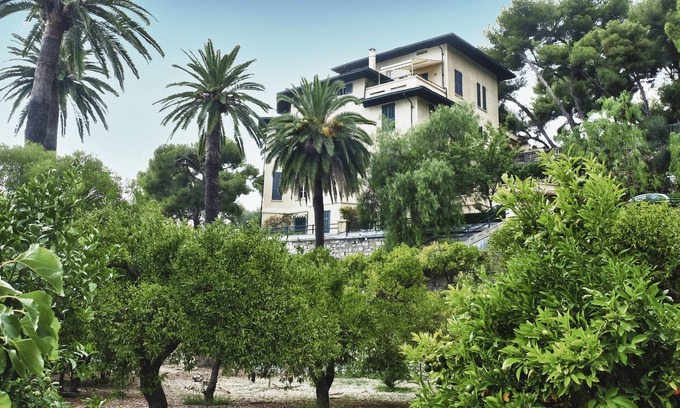 Imperia Villa | Villa histórica elegante con parque a orillas del mar