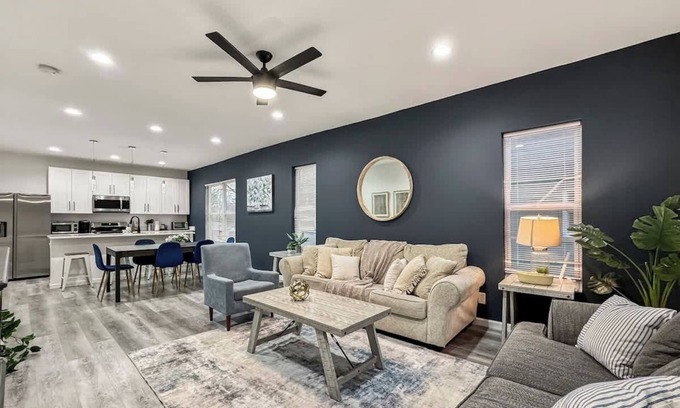 Kessler Casa | Elegant Home 3BD | Sleeps 12 | Free Parking