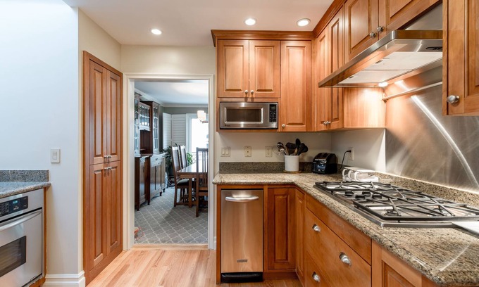 Pacific Heights Condominio | Casa elegante en Pacific Heights - recientemente renovado con encantos clásicos