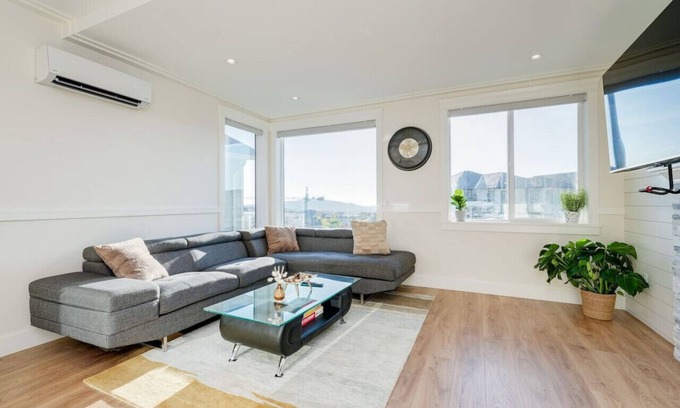 Langford Casa | Elegant Home In Victoria BC