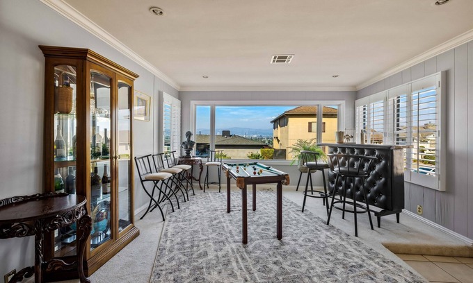 Ladera Heights Casa | Elegant Home w/Panoramic City Views & Outdoor Oasis near Sony, Apple, Google