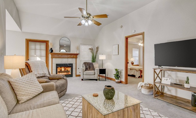 Voth Casa | Beautiful Home with Amazing back patio. 3br / 2bth - sleeps 8.