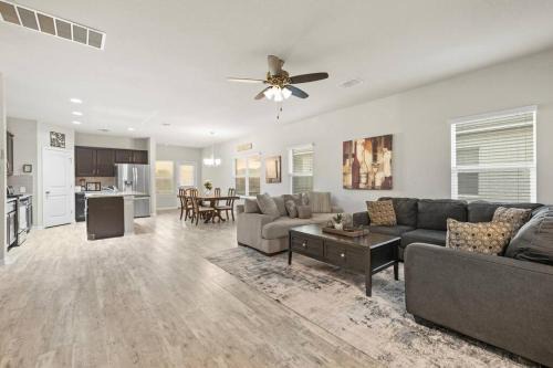 Round Rock Apartamento | Elegant Home with Cozy Vibes