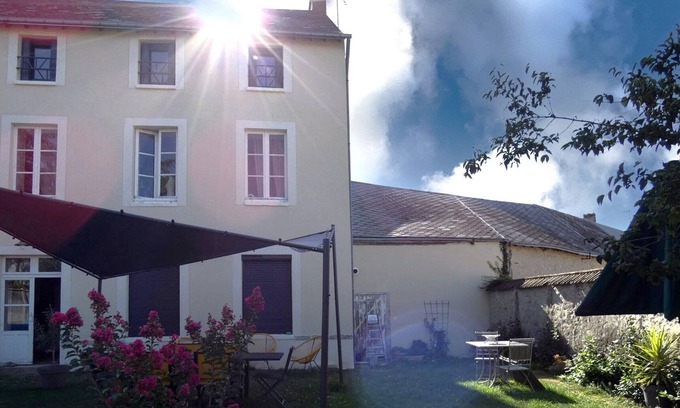 Janville Cama Y Desayuno | Hab. japonesa acogedora con cama king-size, entre Chartres y Orleans