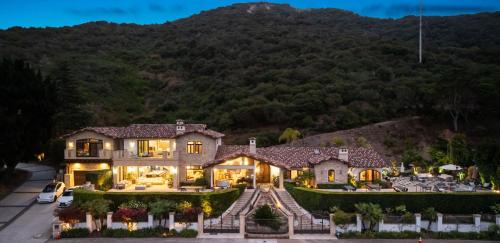 Hidden Valley Casa | Elegant La Jolla Villa - Ocean Views & Pool