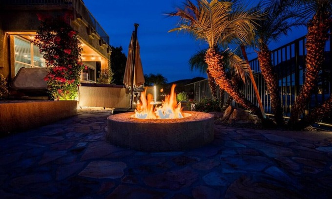 Arrowhead Lakes Casa | Elegant Lakeside Property w/Hot tub & Private yard