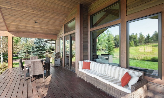 Whitefish Apartamento | Elegant Lodge-Managed Home | Pool, Spa, Lakefront & Near Viking Creek Preserve