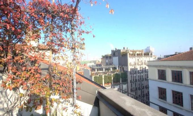Carrobbio Apartamento | Elegant loft with cathedral terrace and park view