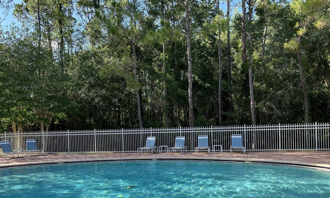 New Tampa Casa | Elegant Long Stay: Pool, Business, Medical Travel, Wi-Fi, Gated by Tampa Palms