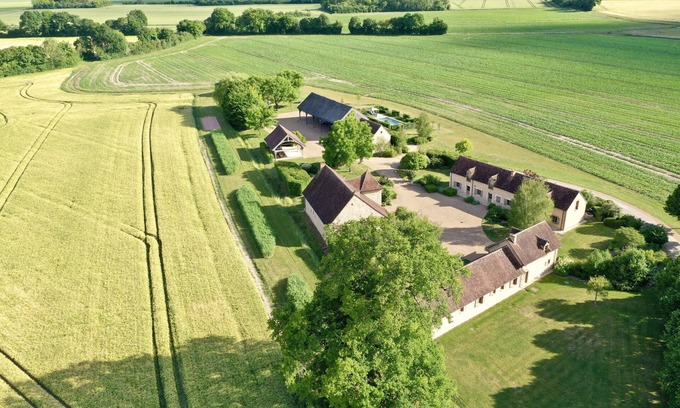 Adon Casa | La Gran Mansión - Domaine de Mivoisin