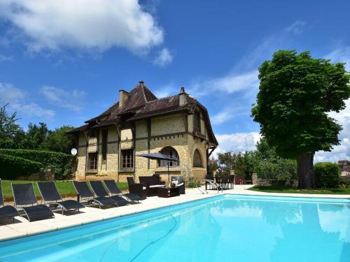 Pays-de-Belves Casa | Elegant Mansion Stay in Belvès