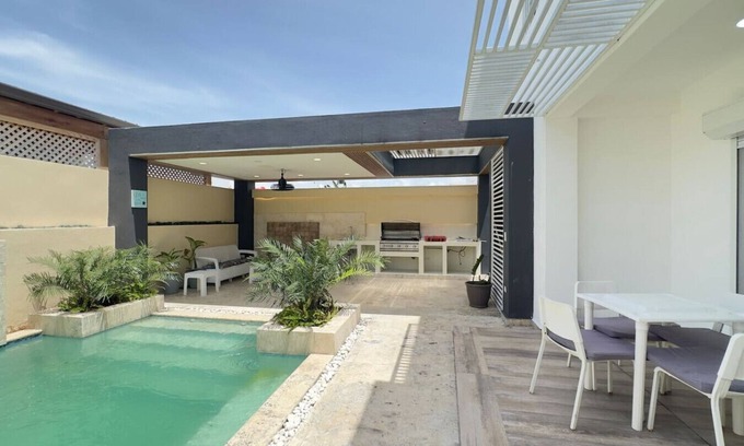 Las Piedras Casa | Elegant Marina Star House 117 Pool BBQ
