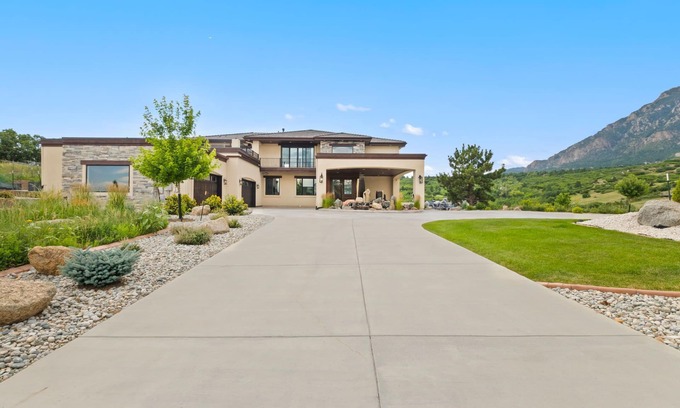 Southwest Colorado Springs Casa | Elegant Mountain Retreat with Sweeping Views