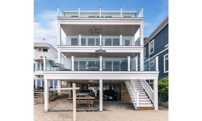 Fairfield Casa | ELEGANT NEW 4 BEDROOM WATERFRONT HOUSE- SUMMER DREAM