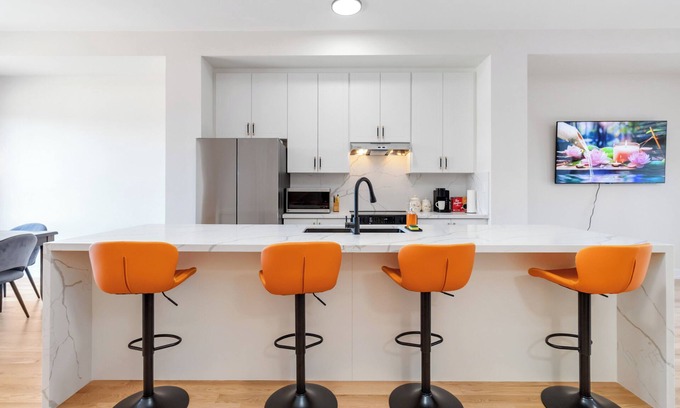 Oakville Casa | Elegant New Home ~ Oakville