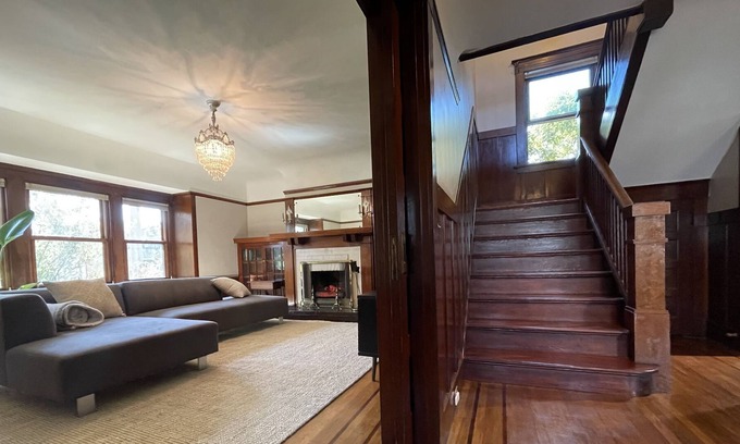 North Berkeley Casa | Elegant North Berkeley Home Prime Location!