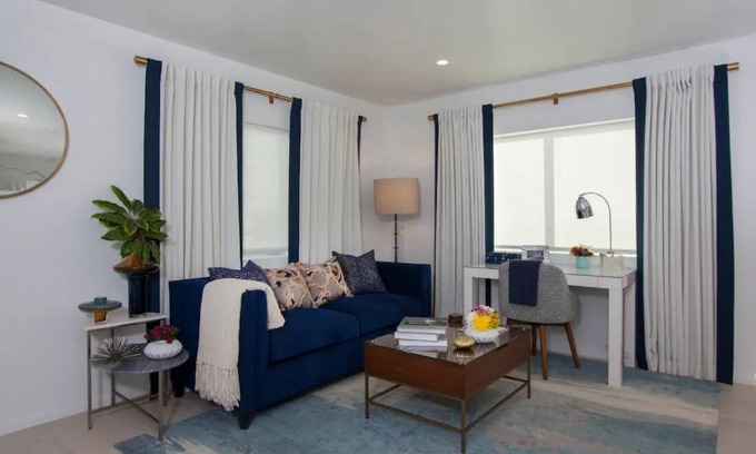 Ocean Park Apartamento | Elegant Ocean View Studio in Prime Santa Monica Location