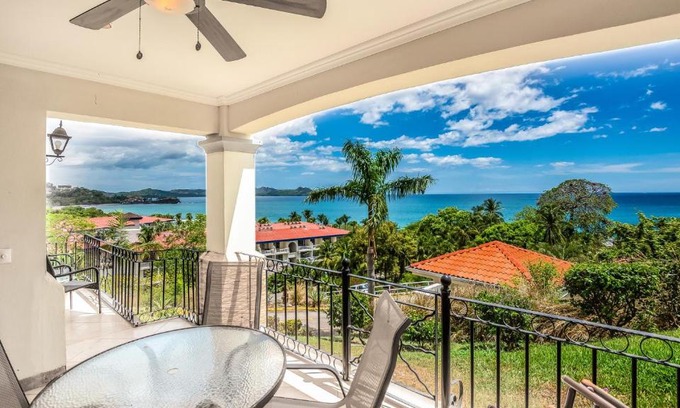 Playa Flamingo Casa | Elegant Oceanview Condo with Spacious Open-Concept Floor Plan and Inviting Beach Design