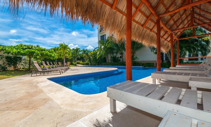 Playa Flamingo Condominio | Elegant Oceanview Condo with Spacious Open-Concept Floor Plan and Inviting Beach Design