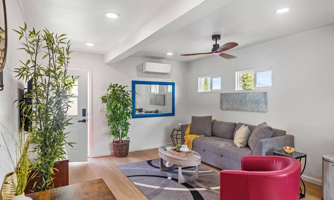 South Redlands Apartamento | Elegant Paradise in Coveted Community!