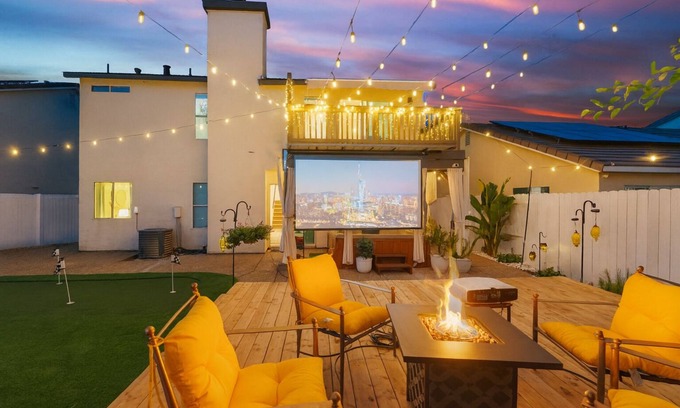 Southwestern Sacramento Casa | Elegant Retreat for 10 Hot Tub Games Mini Golf Stylish & Serene Getaway