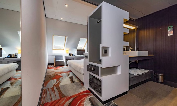 Uden Hotel | Elegant Room With Garden Views Parking Close to Local Attractions