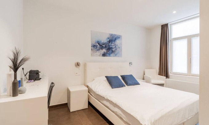 Kristus-Koning Apartamento | Elegant room with private bathroom near city center