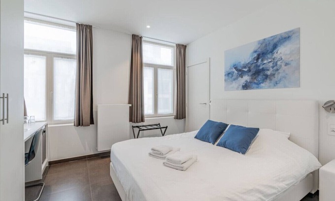 Kristus-Koning Apartamento | Elegant room with private bathroom near city center