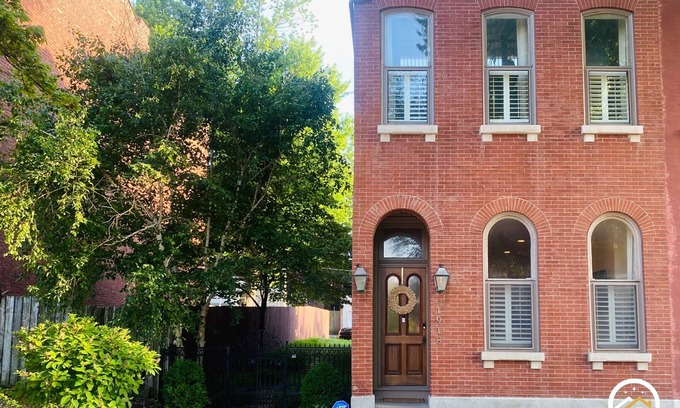 Lafayette Square Casa | Elegant & Spacious 2BR Lafayette Square Home