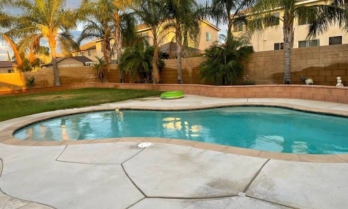 Eastvale Casa | Elegant Spacious Home with Swimming Pool