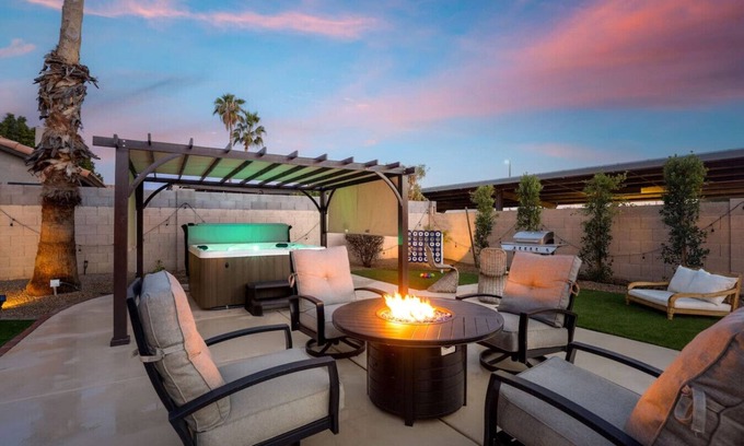 Arabian Crest Casa | Elegant Stay & Play Getaway in PV with Hot Tub