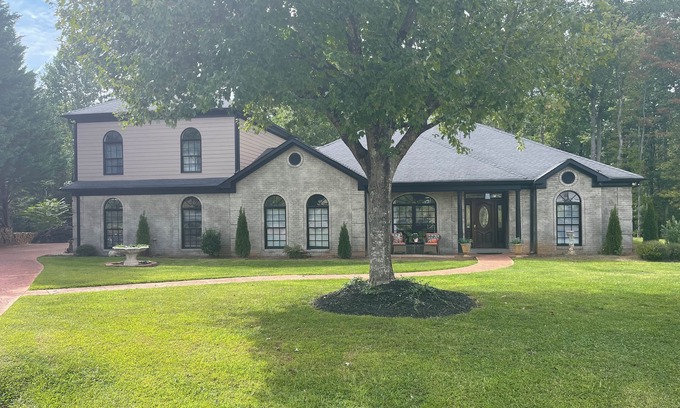 Greensboro Casa | Elegant, Stylish & Comfortable