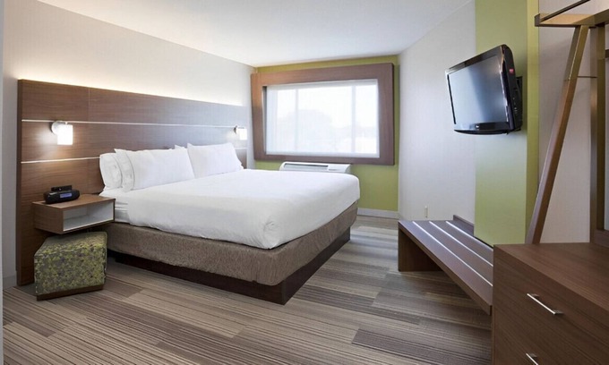 Golden Valley Casa | Elegant Suite! Designed for Your Comfort!