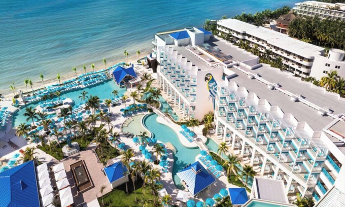 Puerto Morelos Apartamento | Elegant Suite w/ King Bed, Private Balcony & Scenic Views ALL-INCLUSIVE