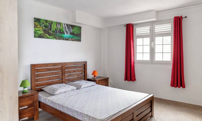 Case-Pilote Apartamento | Elegant T3 with pool and panoramic view of the Caribbean Sea