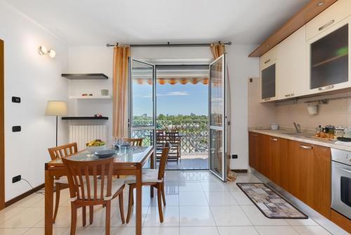 Gallaratese Apartamento | Elegant Terrace Flat Parking near Rho Fiera Mi