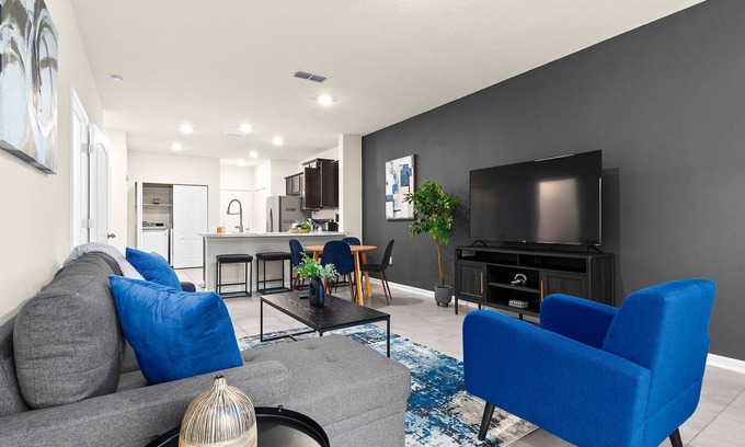 Baymeadows Casa | Elegant & Upscale 2BR Townhome