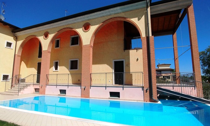 Vaccarolo Villa | Villa elegante en una zona tranquila con piscina infinita privada