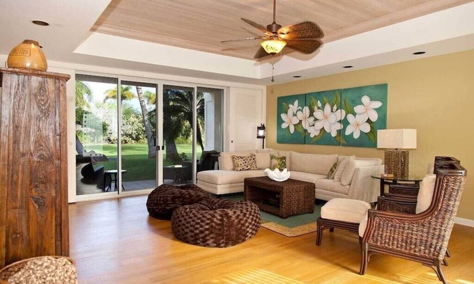 Kamuela Condominio | Elegant villa just 10-minute walk to beaches!