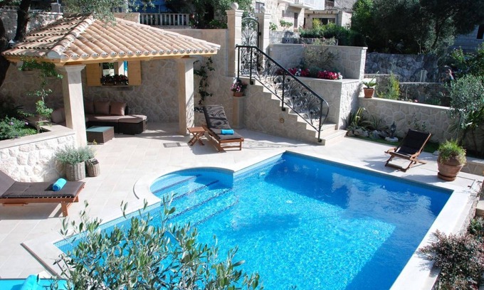 Cavtat Villa | Elegante villa con piscina privada climatizada a poca distancia del mar y del centro