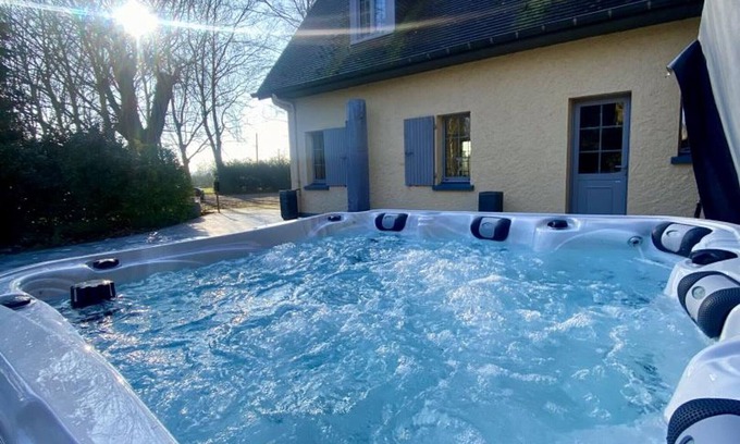 Estaires Cabaña | Elegante villa con parque, spa y capacidad para 14 personas en el corazón de la campiña flamenca