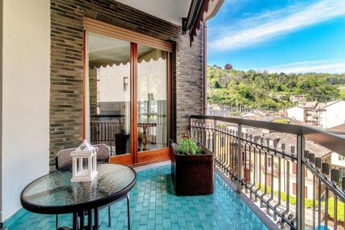 Como Apartamento | Elegante casa con Garage AC WiFi balcony