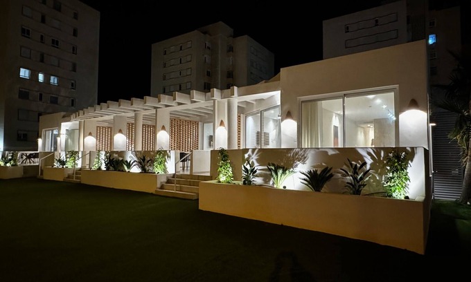 Urbanova Apartamento | Elegante casa con vistas al mar en la playa #6