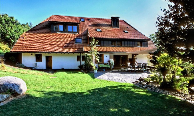 Herrischried Apartamento | Elegante apartamento con piscina