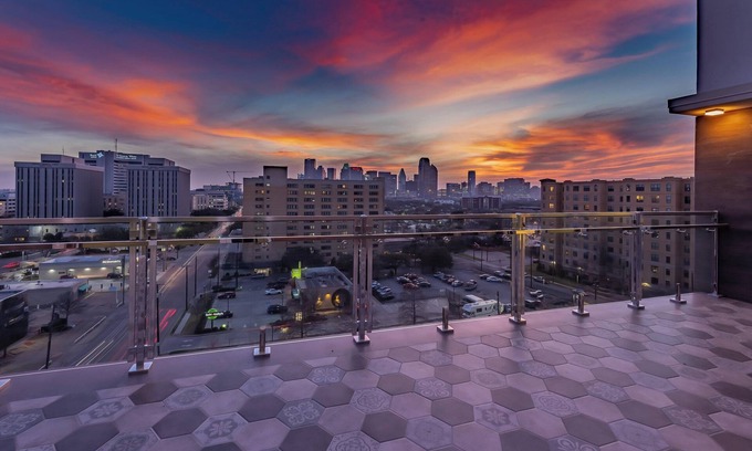 Old East Dallas Hotel | Element Dallas Downtown East