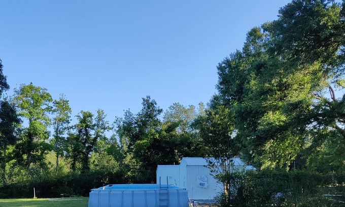 Northwest Pensacola Cabaña | Cozy Private Tiny House Oasis