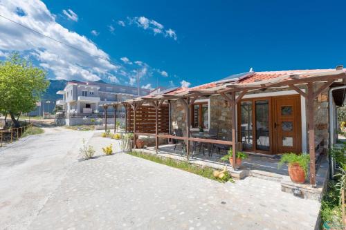 Chrisi Akti Casa | Eleni's Stone House