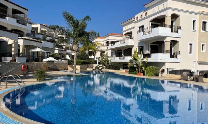 Peyia Town Apartamento | Eleona's Royal Gardens By Yiota - Luxury 2 Bed Apartment in Exclusive Complex